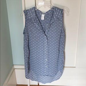 Sleeveless collard shirt